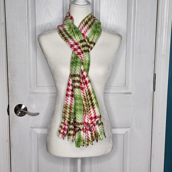Christmas Holiday Fleece Plaid Green and Red Scarf - Picture 4 of 10